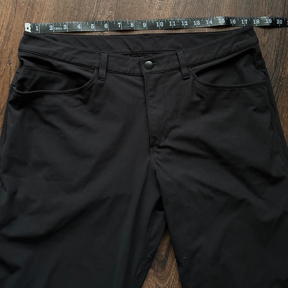 Lululemon Men’s Black Pants Size 34 Stretch Slim Straight - Picture 5 of 7